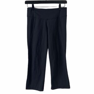 Lululemon Black Size 4 Cropped Leggings